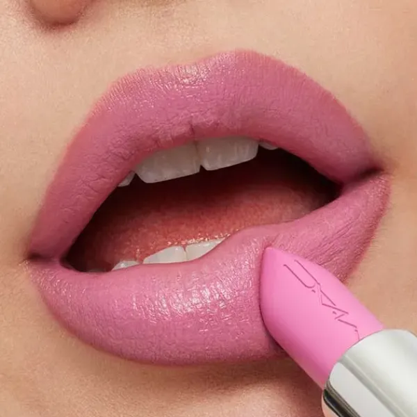 New M·A·Cximal Sleek Satin Lipstick Pintalabios