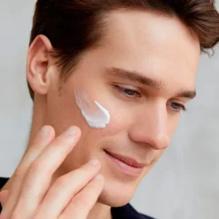 NIVEA Hidratantes Faciales|Cosmética Corporal<Men Protege & Cuida