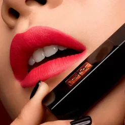 Online Rouge Pur Couture The Slim Velvet Radical Pintalabios