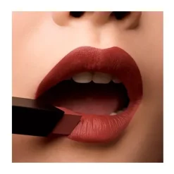 Online Rouge Pur Couture The Slim Velvet Radical Pintalabios